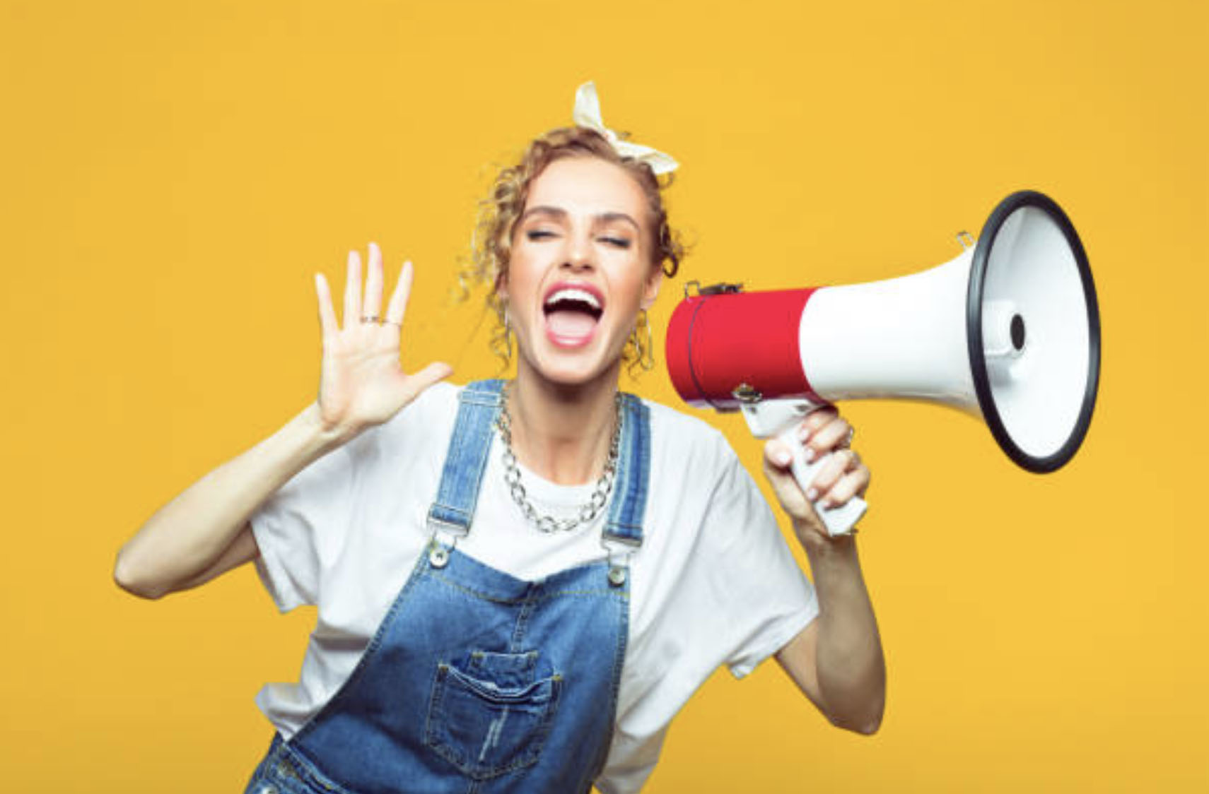 Выступление оратора. Мужчина на конференции. Интонация оратора. Интонация в речи фото. Интонация оратора.